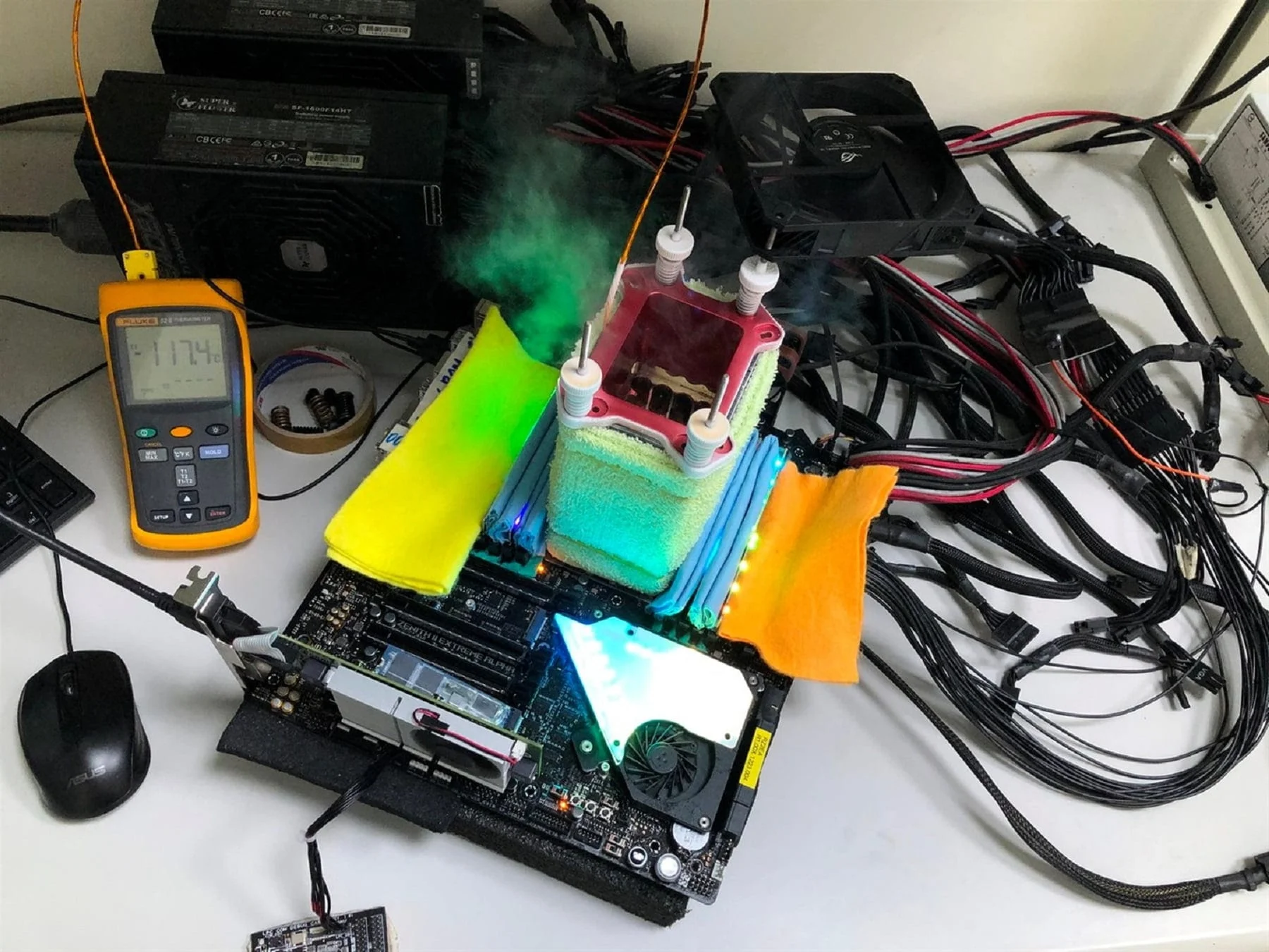 Splave and safedisk set a world record with AMD's 64-core Ryzen Threadripper 3990X monster
