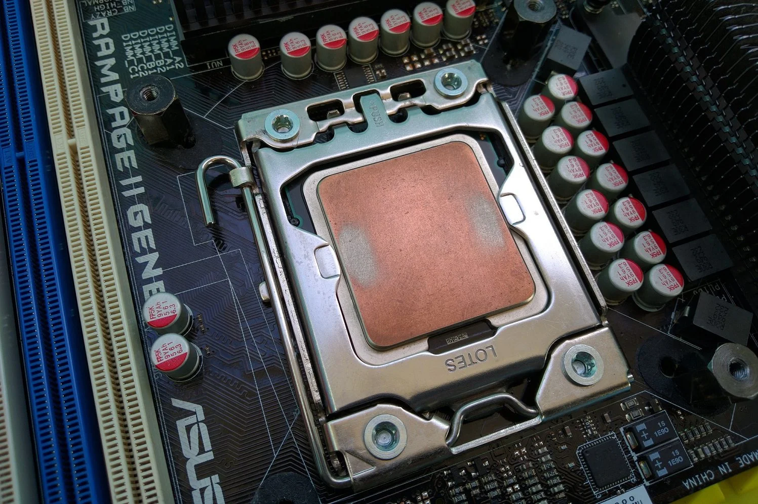 Overclocking the Intel Xeon W3520 (i7-920) [D0, Bloomfield]