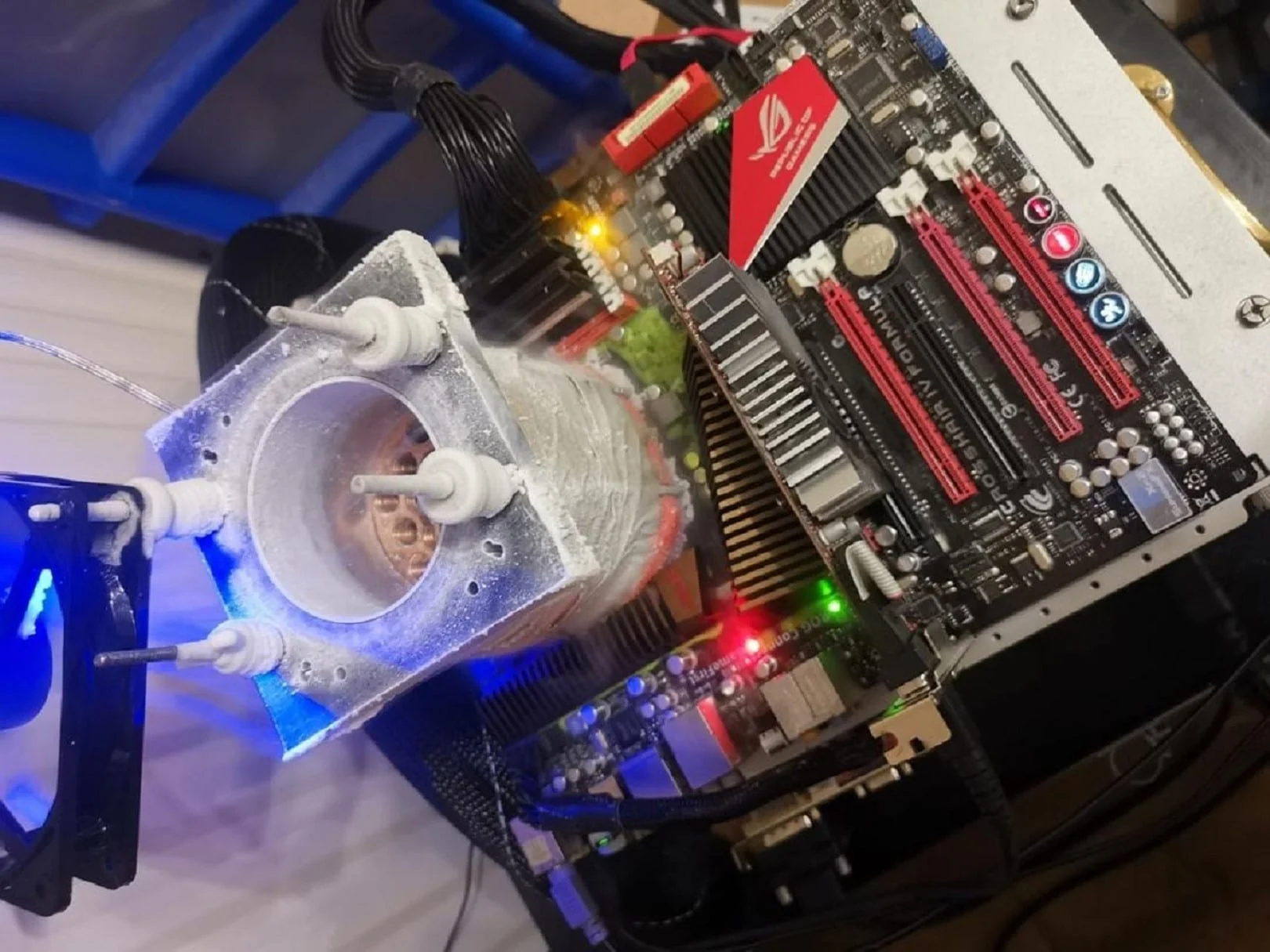ObscureParadox breaks his own HWBOT x265 Benchmark - 4k record