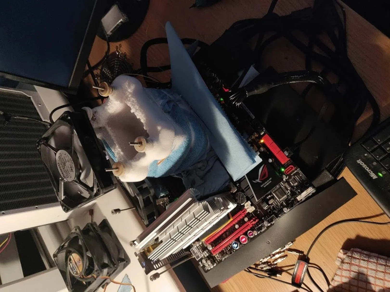 Matt26LFC sets AMD FX-8150 CPU model record