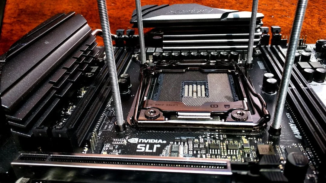 Splave and Core i9 9920X at 6021MHz: Cinebench R15 gold in CPU model ranking