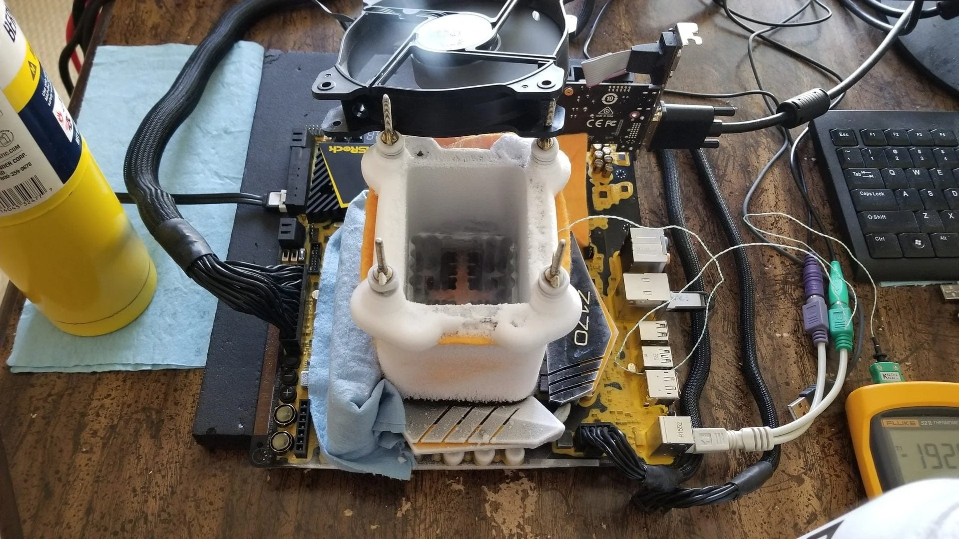 bigblock990 claims Core i3 7350K Cinebench R15 gold at 6783 MHz