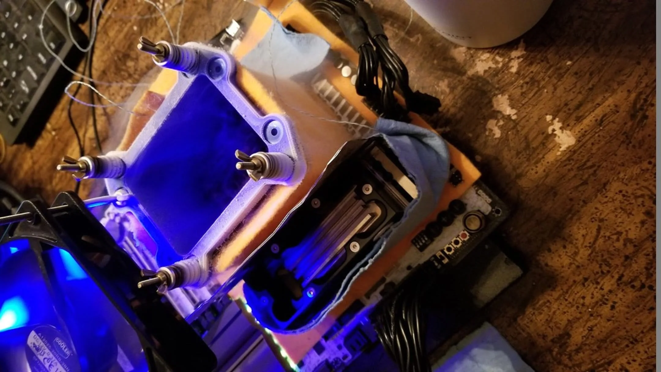 bigblock990 sets 4-core record with Core i7-7740X CPU overclocked to 7018 MHz