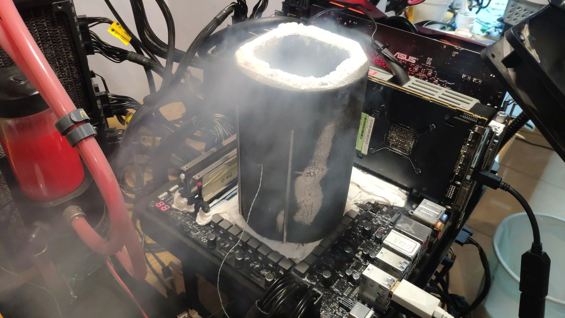 OGS sets new record with three AMD Radeon R9 290X GPUs, while GRIFF tops Intel Xeon L3014 rankings again