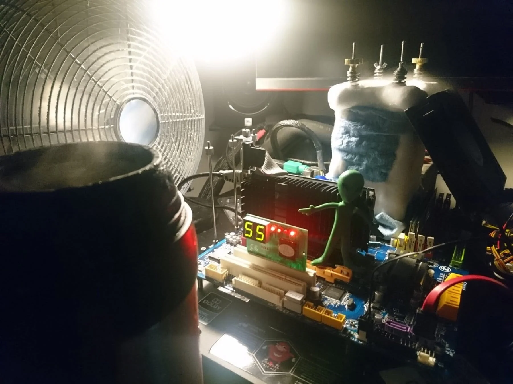 Unityofsaints здобув пару золотих медалей у модельному заліку чипа AMD Phenom II X6 1055T