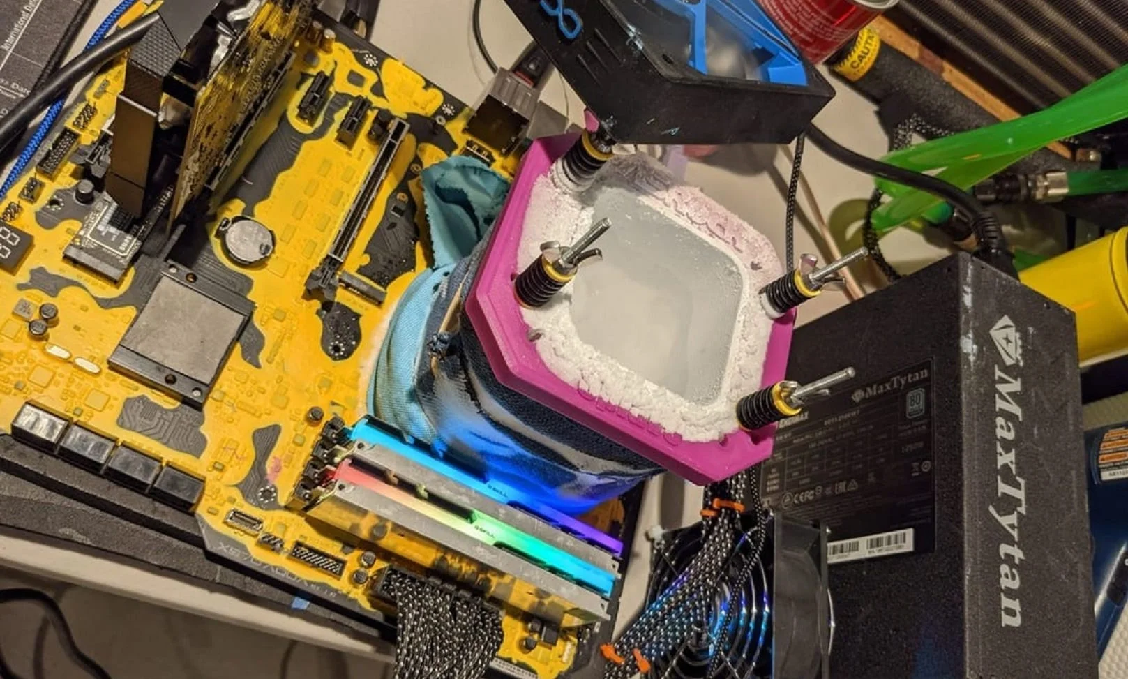 Splave takes gold in 8-core GPUPI for CPU 1B and 18-core Cinebench R20