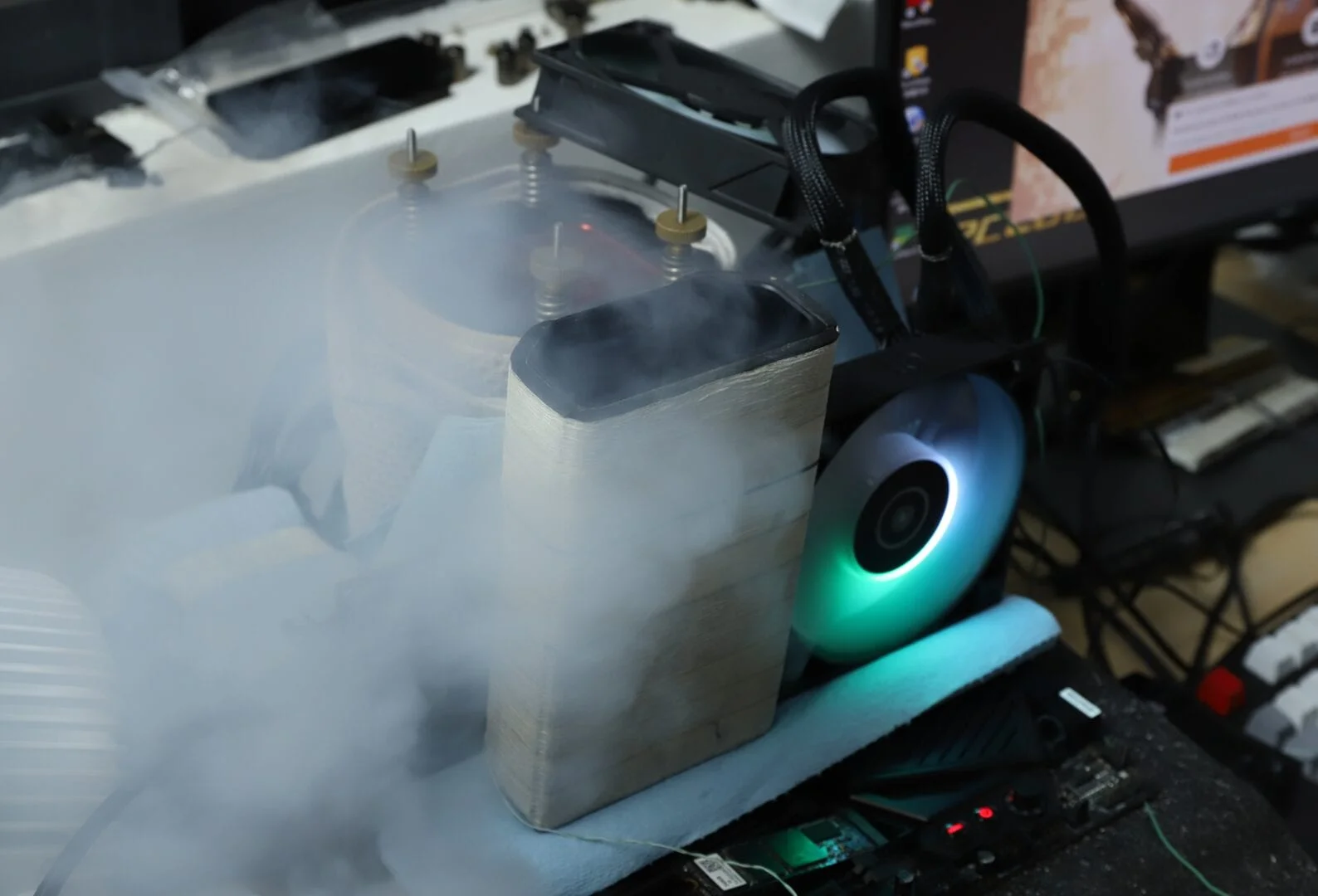 Cnzdrn tops the Phenom II X2 560 BE ranking and grabs gold in the 3-core category